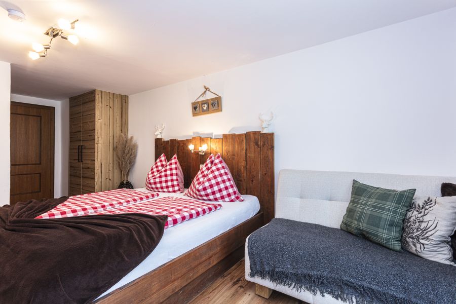bauernhof-saalfelden-unterkunft-zimmer-biobauernhof-wohnmobilstelplatz-fruehstueckpension-7415