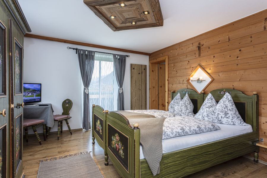 bauernhof-saalfelden-unterkunft-zimmer-biobauernhof-wohnmobilstelplatz-fruehstueckpension-